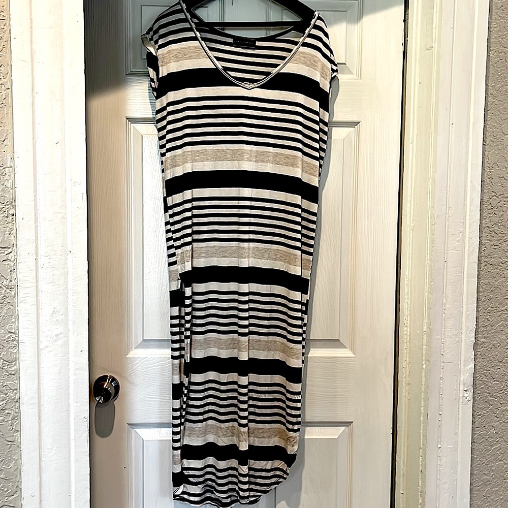 Maxi dress, size Large, small slit at bottom
